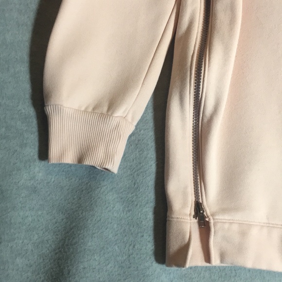 ISABEL Maternity Nursing Sweatshirt With Zipped Sides Fleece Lining and Hood - Picture 8 of 16